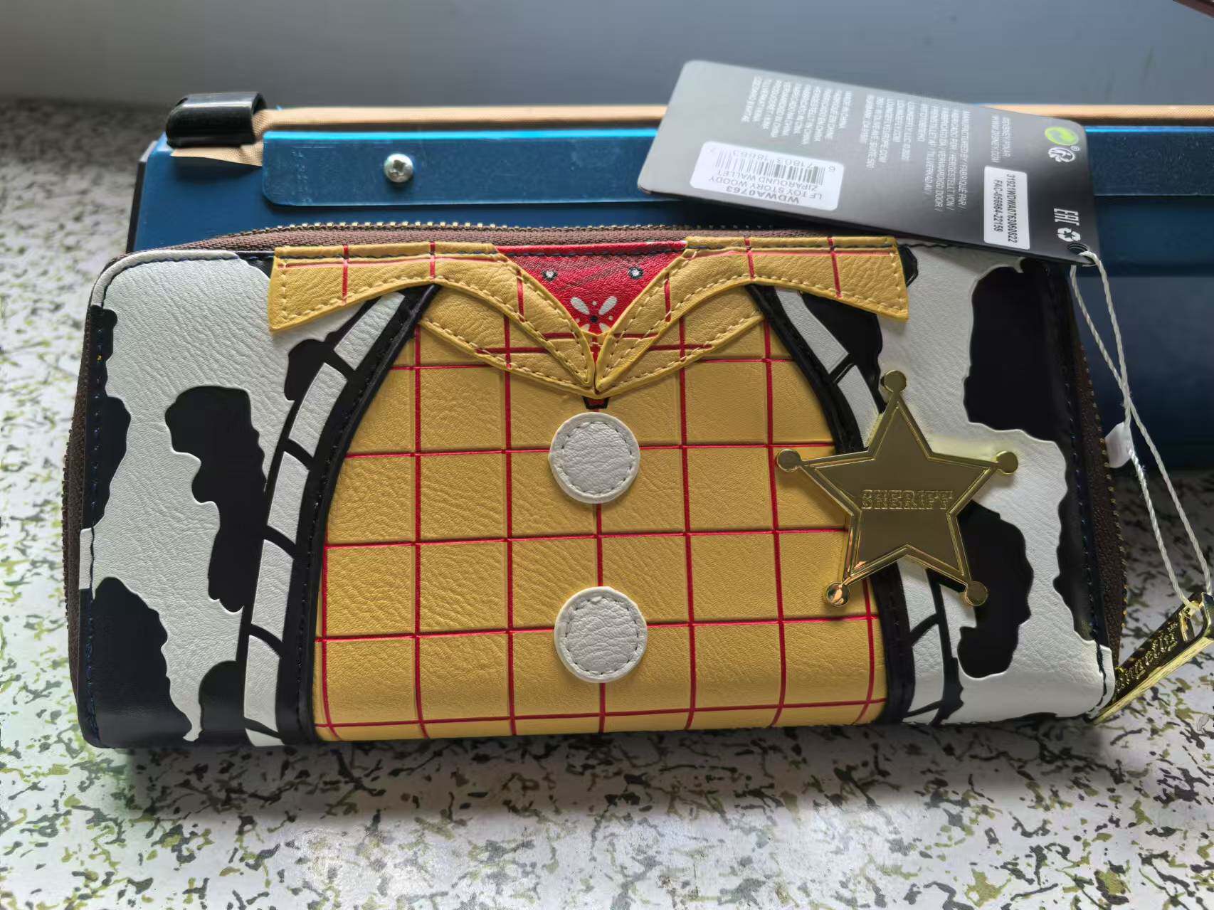 Travel Accessories Shops - В наличии: Кошелек Loungefly в стиле